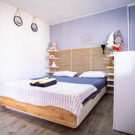 The Walnut Nest In * Krasen